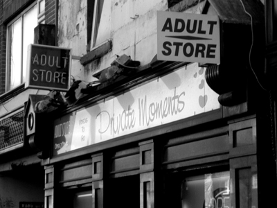 adult-store001